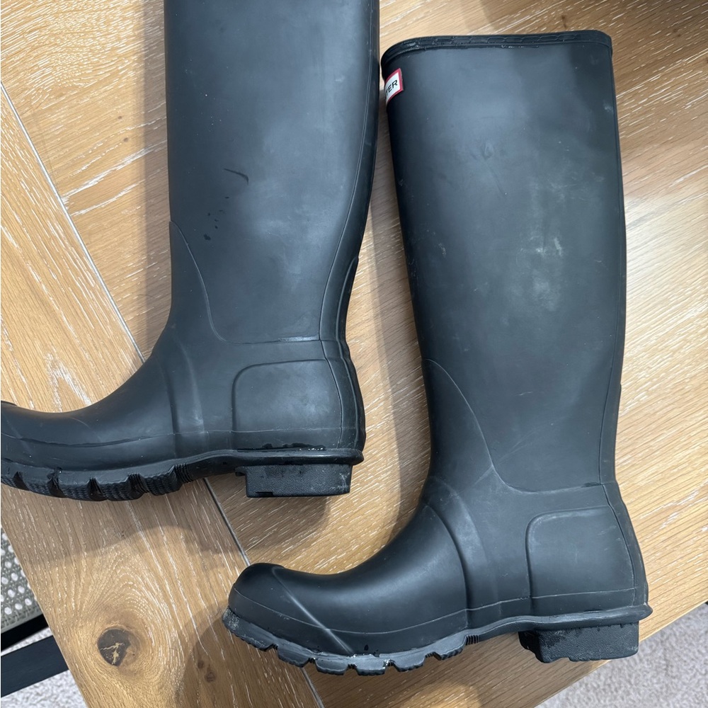 Hunter Boots with gray boot liners - Picture 2 of 8